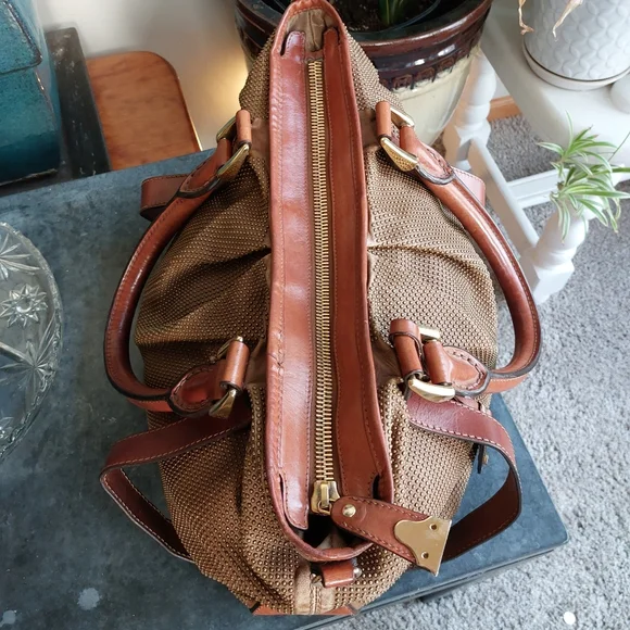 Burberry Prorsum XL bag micro studded hand made in Italy  pinnacle luxury 🖤💛🖤 - Picture 13 of 13